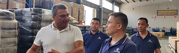 Partenariat avec une chaîne de distribution nationale australienne, fourniture en gros de tondeuses autoportées résidentielles
