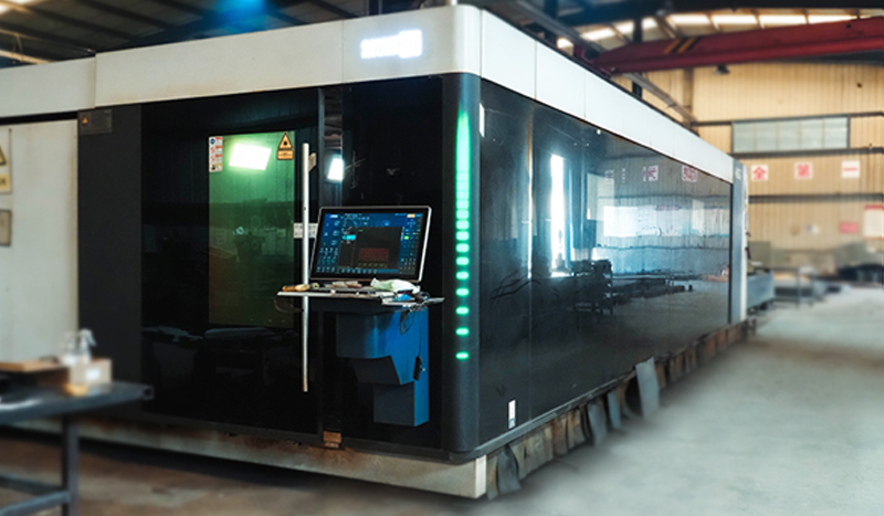 Machine de découpe laser CNC pour la découpe de précision des plateaux de tondeuse en acier et en aluminium