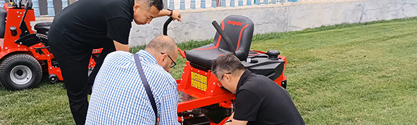 Partenariat avec une marque américaine de matériel d'extérieur, personnalisation ODM de tondeuses commerciales certifiées EPA