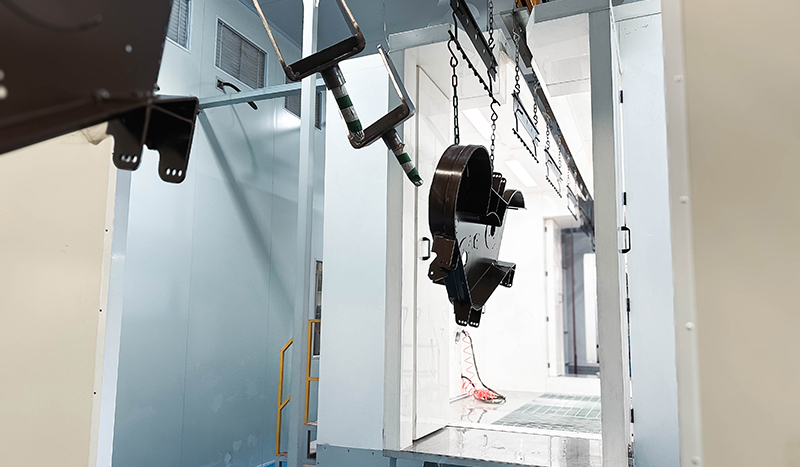Ligne de production de revêtement en poudre entièrement automatisée avec résistance à la corrosion testée au brouillard salin pendant 1500 heures